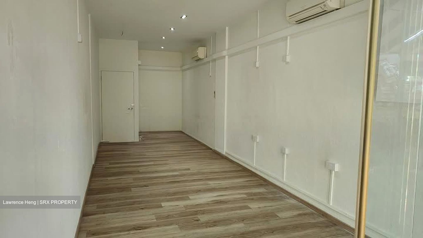 Chong Boon Centre (D20), Shop House #607306041